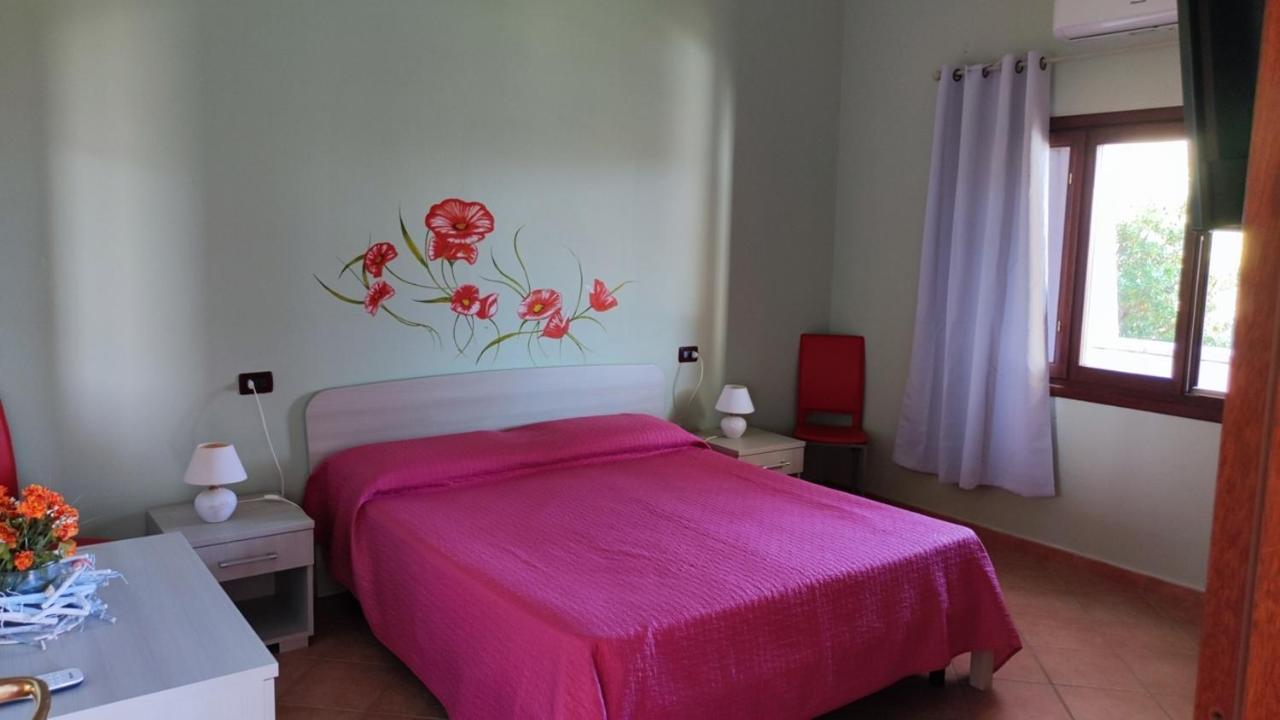 Casa L'Ulivariu Affittacamere ซาน เตโอโดโร ภายนอก รูปภาพ